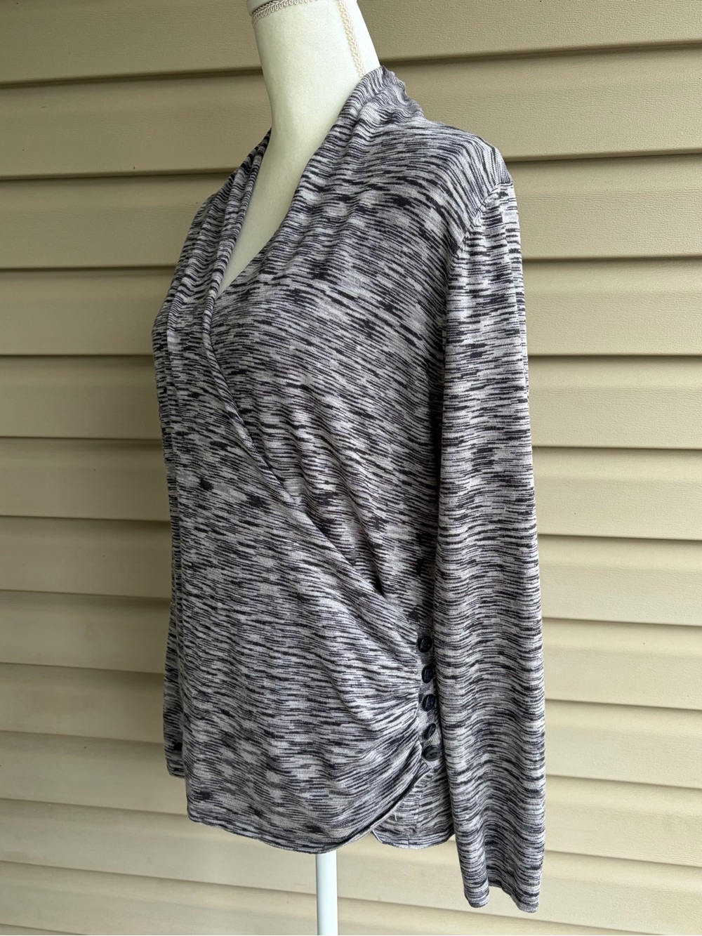 •Apt. 9• Gray/Black Space Dye V-Neck Pullover Sweater - Size XL